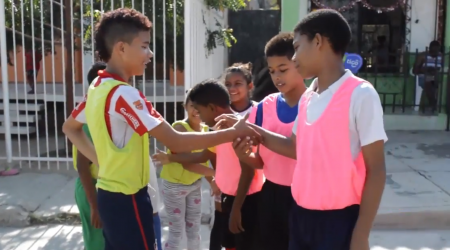 Métele mente, Métele gol